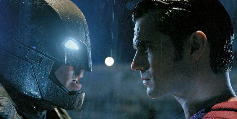 Batman (Ben Affleck) e Superman (Henry Cavill) vão bater de frente

 - Cortesia Warner Bros