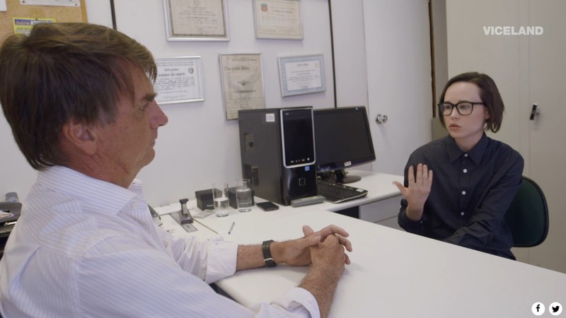 A atriz canadense Ellen Page e o deputado carioca Jair Bolsonaro, durante entrevista para a série documental <i>Gaycation</i> - Reprodução/Vídeo