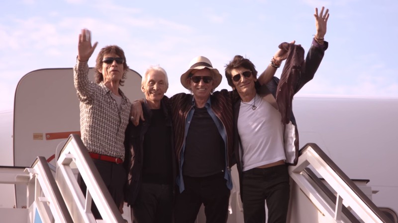 Trecho de vídeo dos Rolling Stones desembarcando para show histórico em Cuba, em março de 2016 - Reprodução/Vídeo