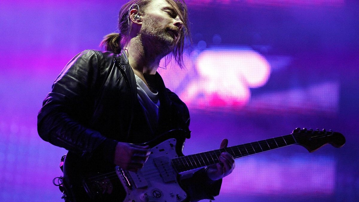 Thom Yorke à frente do Radiohead durante show no México, em 2012 - GDA/AP