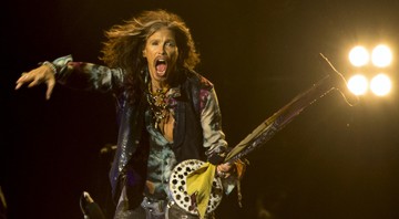 Steven Tyler à frente do Aerosmith em show na Rússia, em 2015 - Pavel Golovkin/AP