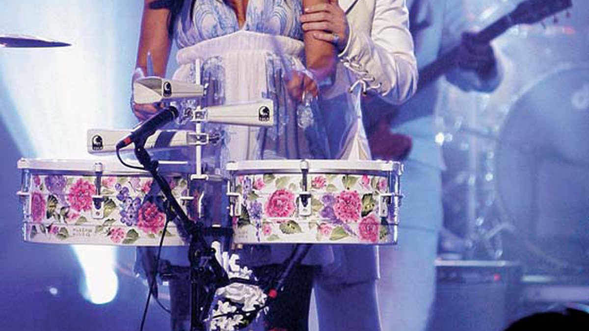 Com a ex-amante e amiga Sheila E. em um show em 2007 - Ap Photo/Mark J.