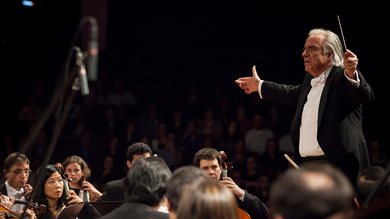 Imagem Maestro João Carlos completa 75 anos e anuncia despedida da carreira