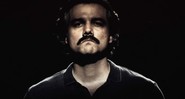 Wagner Moura como o narcotraficante Pablo Escobar em cena de teaser da segunda temporada da série <i>Narcos</i> - Reprodução/Vídeo