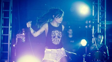 Pitty durante show da turnê <i>Setevidas</i> - Divulgação