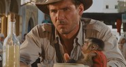 Harrison Ford dando vida a Indiana Jones - Reprodução