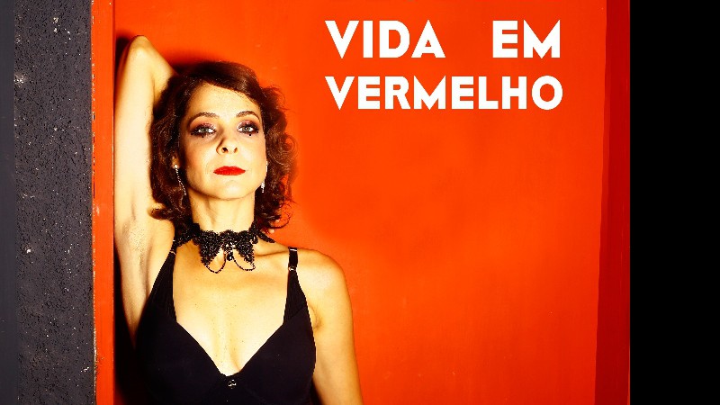 Capa do single “Vida em Vermelho”, da cantora Blubell - Reprodução