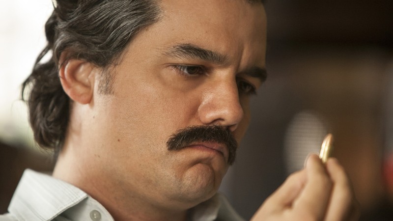 Wagner Moura dando vida a Pablo Escobar na segunda temporada de <i>Narcos</i> - Reprodução