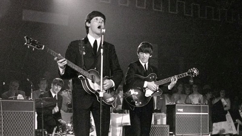 Os Beatles tocando em cena do documentário <i>The Beatles: Eight Days A Week – The Touring Years</i> - Reprodução/Vídeo