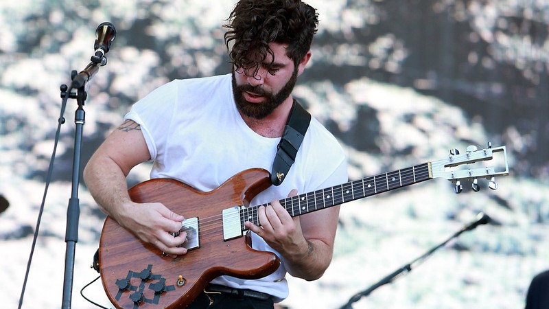 O vocalista Yannis Philippakis durante show do Foals no Panorama Festival de 2016, em Nova York - Rex Features/AP