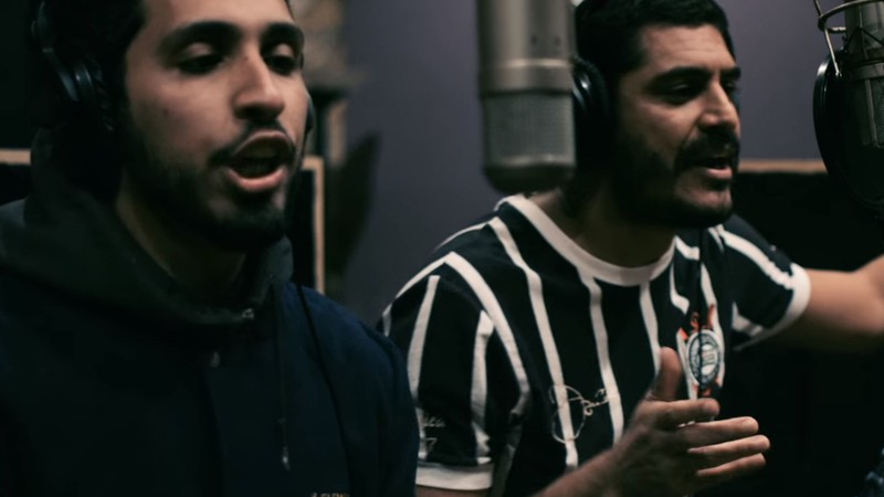 Os rappers paulistas  Rashid e Criolo em cena do clipe de “Homem do Mundo”, parceria deles - Reprodução/Vídeo