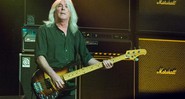 O ex-baixista do AC/DC, Cliff Williams durante show em 2016 - Amy Harris/AP