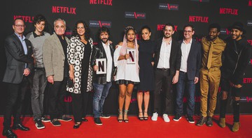 Evento de premiação do Prêmio Netflix 2016. Da esquerda para a direita: Jonathan Friedland, Fernando Andrade, Cesar Charlone, Adriana Dutra, Iberê Carvalho, Dandara de Morais, Alice Braga, Thiago Lopes, Vinícius Lossaco, Fabrício Boliveira e Hugo Gloss - Divulgação