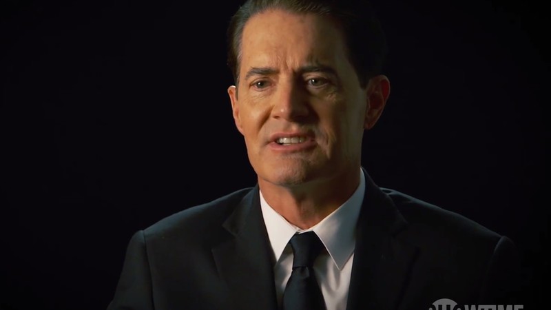 Kyle MacLachlan, intérprete do Agente Cooper em <i>Twin Peaks</i>, em cena de vídeo sobre a terceira temporada da série - Reprodução/Vídeo