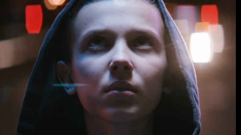 Millie Bobby Brown no clipe de "Find Me", do duo Sigma em parceria com a cantora Birdy - Reprodução