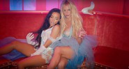 Britney Spears e Tinashe no clipe de "Slumber Party" - Reprodução