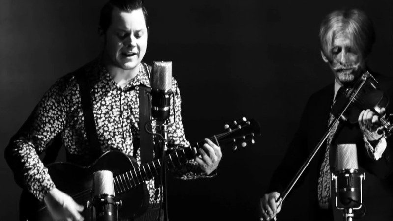 Jack White em cena de vídeo de turnê acústica, de 2015 - Reprodução/Vídeo