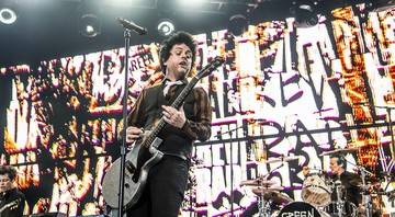 Billie Joe Armstrong durante show do Green Day na Califórnia, Estados Unidos, em 2016 - Amy Harris/Invision/AP