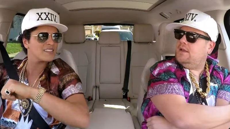 James Corden recebe Bruno Mars no quadro "Carpool Karaoke" - Reprodução