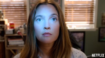 Drew Barrymore em cena do trailer da série Santa Clarita Diet, da Netflix - Reprodução/Vídeo