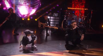 Anderson .Paak e o filho Soul dançando em apresentação na <i>Ellen</i> - Reprodução