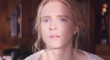 A atriz Brit Marling como Prairie Johnson em <i>The OA</i> - Reprodução/Netflix