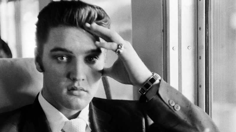 Elvis Presley (horizontal) - Alfred Wertheimer