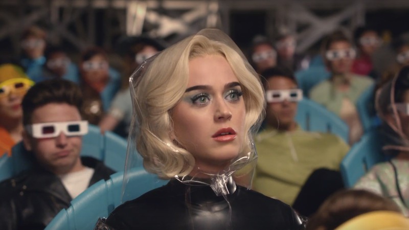 Katy Perry no clipe de “Chained to the Rhythm” - Reprodução