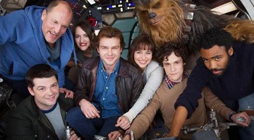 Elenco do spin-off de <i>Star Wars</i> sobre juventude Han Solo de reúne para primeira foto  - Divulgação