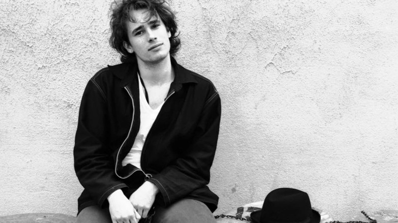 O cantor e compositor Jeff Buckley - Reprodução/Facebook