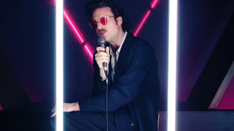 Father John Misty no programa de TV alemão <i>Neo Magazin Royale</i> - Reprodução/Vídeo