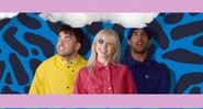 Paramore no clipe de "Hard Times" - Reprodução