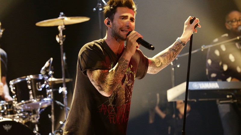 Adam Levine em apresentação em Hollywood - AP