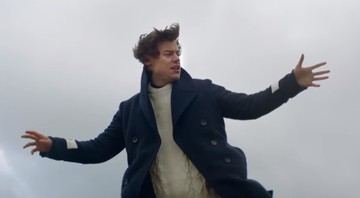 Harry Styles no clipe de "Sign of the Times" - Reprodução