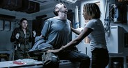 <b>Expedição Perigosa</b><br>
Amy Seimetz, Benjamin Rigby e Carmen Ejogo em <i>Covenant</i>: o monstro está de volta - Mark Rogers/Divulgação