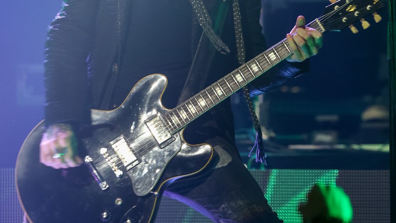 O guitarrista Richard Fortus, do Guns N' Roses - AP