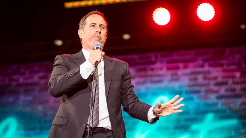 O comediante Jerry Seinfeld em performance na primeira edição do festival Colossal Clusterfast - Reprodução/Twitter