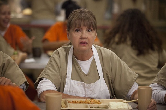 A atriz Annie Golden, em cena da série <i>Orange Is The New Black</i> - Reprodução/Vídeo