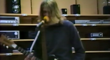 Kurt Cobain em cena de vídeo raro do Nirvana em 1988 - Reprodução/Vídeo