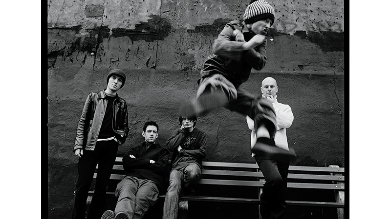 <b>Luta interna</b><br>
O Radiohead em Nova York, em 1997: Colin Greenwood, Ed O’Brien, Jonny Grenwood, Thom Yorke e Phil Selway
 - Danny Clinch