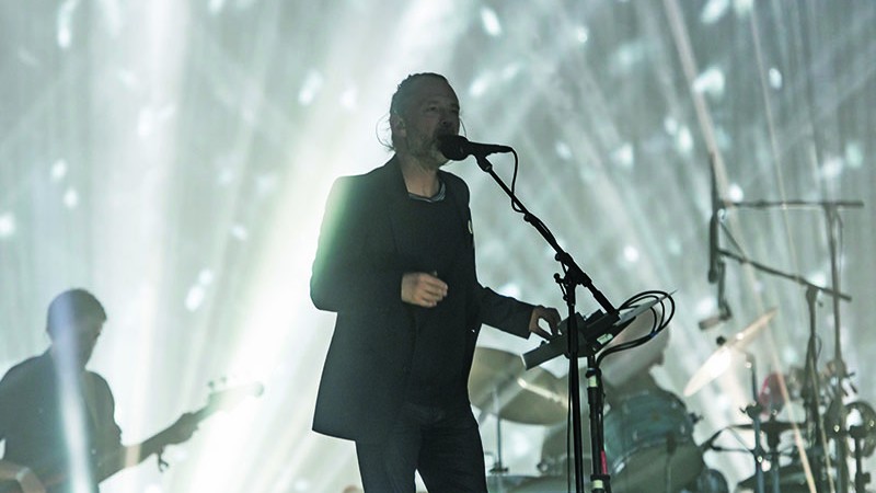 <b>A Banda Hoje</b><br>
(<i>Da esq. para a dir.</i>) Colin Greenwood, Thom Yorke e Phil Selway em show do Radiohead no último Glastonbury, na Inglaterra, em 23 de junho
 - Richard Isaac/ Rex/ Shutterstock/ AP photo