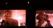 Frank Ocean e Brad Pitt durante show do cantor no festival norte-americano FYF Fest de 2017 - Reprodução/Vídeo