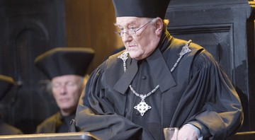 Robert Hardy como Cornélio Fudge, o Ministro da Magia de <i>Harry Potter</i> - Reprodução