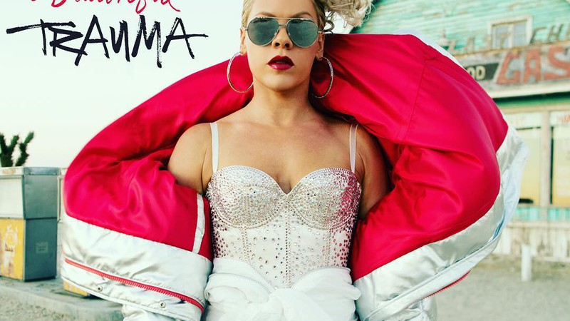 Capa do disco <i>Beautiful Trauma</i> (2017), da Pink - Reprodução