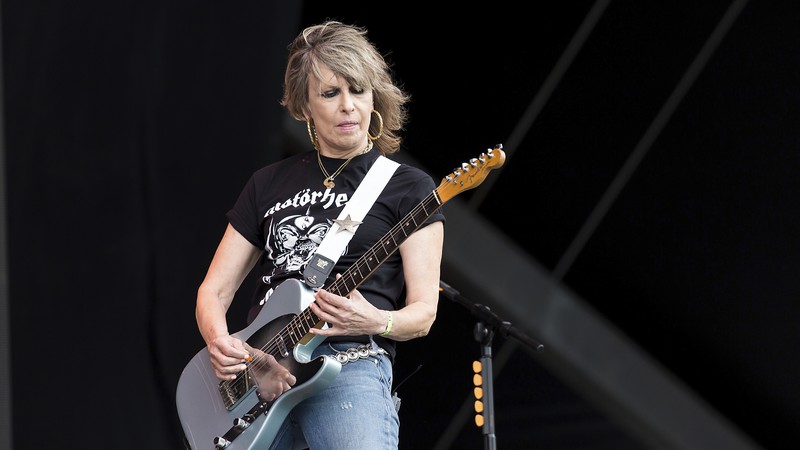 Chrissie Hynde, líder do The Pretenders, durante show no festival Glastonbury de 2017 - Grant Pollard/Invision/AP