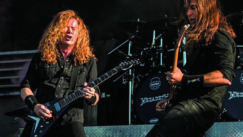 <b>Entrosados</b>
Mustaine e Loureiro tocando em 2016 no Charlotte Motor Speedway

 - Amy Harris/REX/Shutterstock/AP