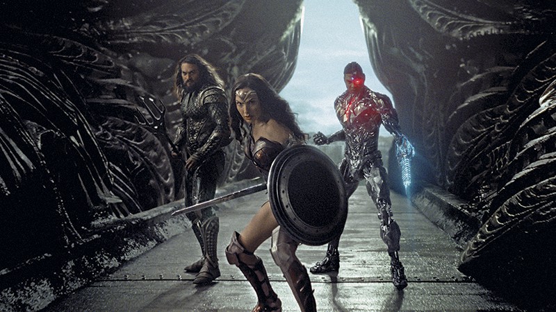 <b>Unidos Venceremos</b><br>
Jason Momoa (Aquaman), Gal Gadot (Mulher-Maravilha) e Ray Fisher (Cyborg) em ação
 - Divulgação