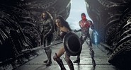 <b>Unidos Venceremos</b><br>
Jason Momoa (Aquaman), Gal Gadot (Mulher-Maravilha) e Ray Fisher (Cyborg) em ação
 - Divulgação