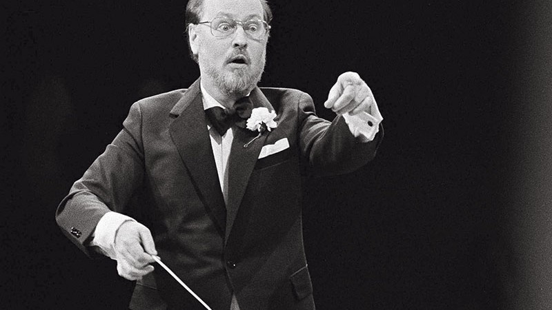 <b>Batuta Afiada</b><br>
Williams rege a orquestra Boston Pops em 29 de abril de 1980, em Boston
 - AP Photo/Benoit