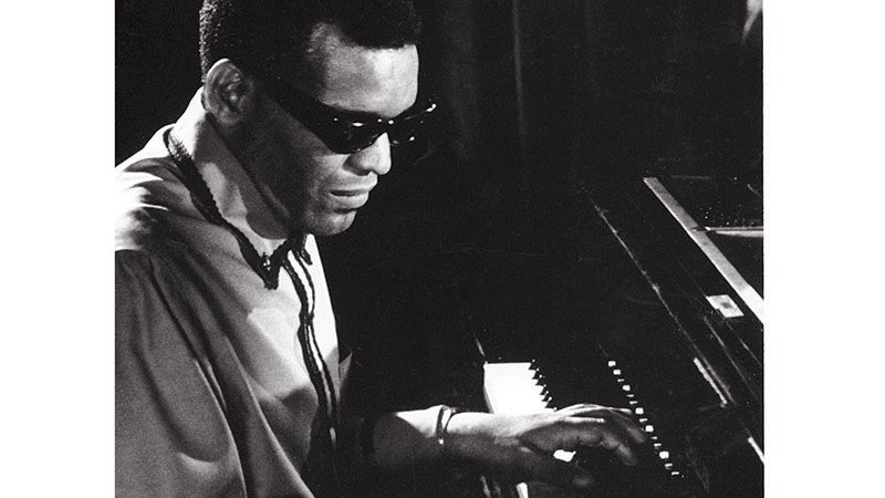 <b>Gênio Trabalhando</b><br>
Ray Charles ao vivo em 1964
 - AP Photo